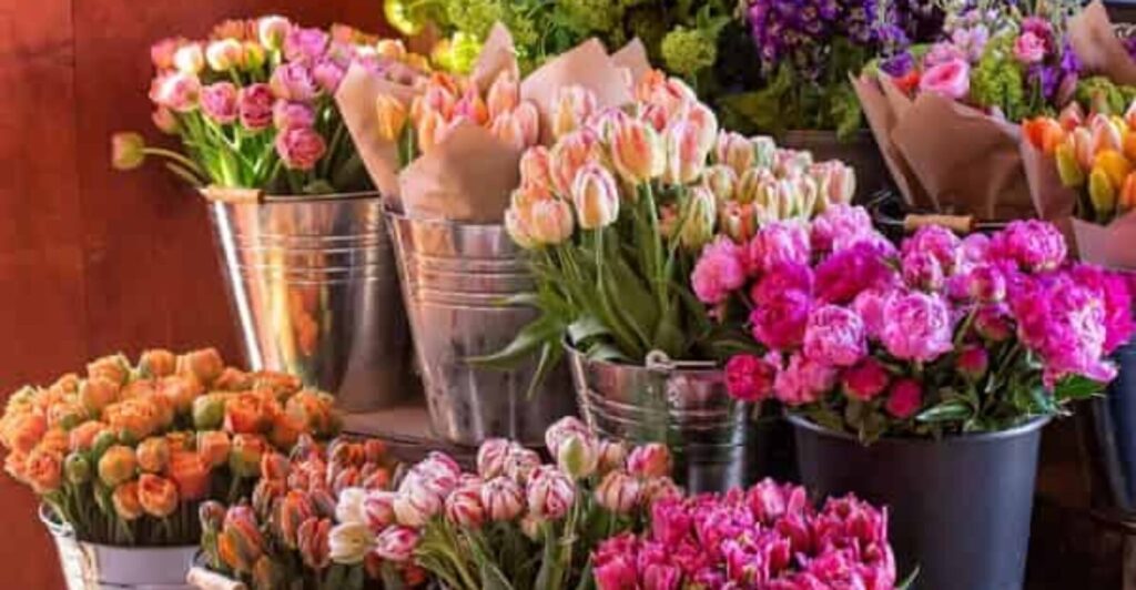 Bagaimana Florist Menjaga Kesegaran Bunga Hingga Tangan Konsumen